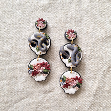 Load image into Gallery viewer, PEEK-A-BOO #1